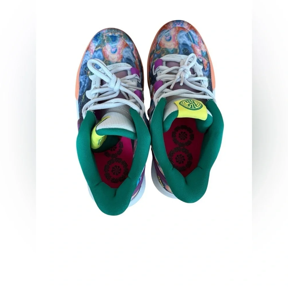 Nike Kyrie Irving 8 Go Multicolor Sneakers